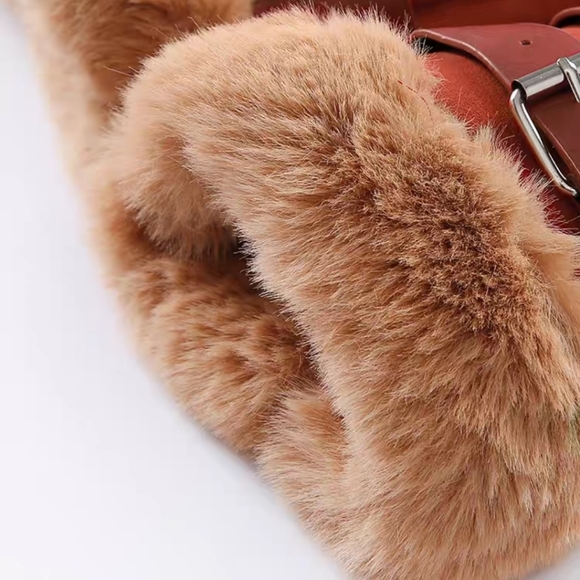 Heavy faux fur jacket - Picture 8 of 9